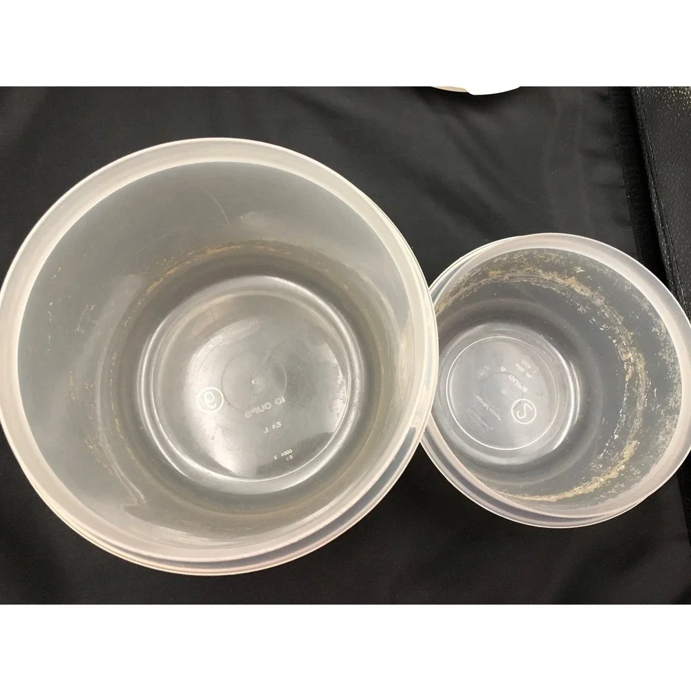 2 -VTG Rubbermaid Servin Saver Round Food Storage Containers 10 & 4 Cup 1980s
